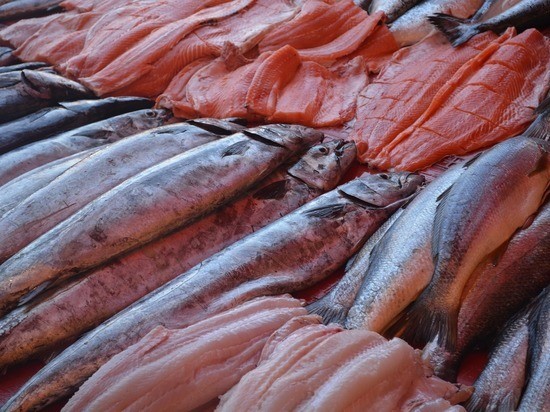 Ученые рассказали, на каких продуктах коронавирус живет дольше